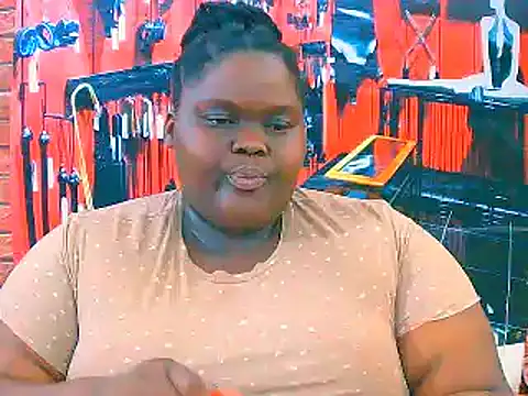 Snapshot of EbonyHotBuns chatting on November 2025 10:29:01 AM EbonyHotBuns online show from November 2025 10:29:01 AM