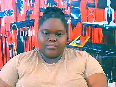 Snapshot of EbonyHotBuns chatting on November 2025 09:19:01 PM EbonyHotBuns online show from November 2025 09:19:01 PM