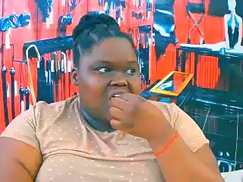 Snapshot of EbonyHotBuns chatting on November 2025 08:51:02 AM EbonyHotBuns online show from November 2025 08:51:02 AM