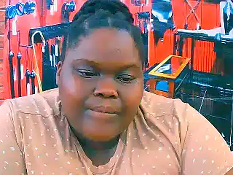 Snapshot of EbonyHotBuns chatting on November 2025 07:47:02 AM EbonyHotBuns online show from November 2025 07:47:02 AM