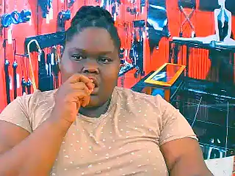 Snapshot of EbonyHotBuns chatting on November 2025 07:06:01 PM EbonyHotBuns online show from November 2025 07:06:01 PM