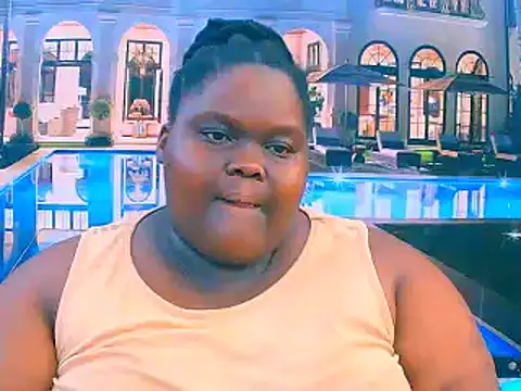 Snapshot of EbonyHotBuns chatting on December 2025 09:10:01 AM EbonyHotBuns online show from December 2025 09:10:01 AM