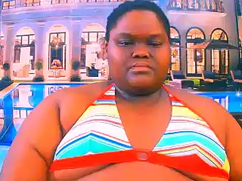 Snapshot of EbonyHotBuns chatting on June 2026 06:14:01 AM EbonyHotBuns online show from June 2026 06:14:01 AM