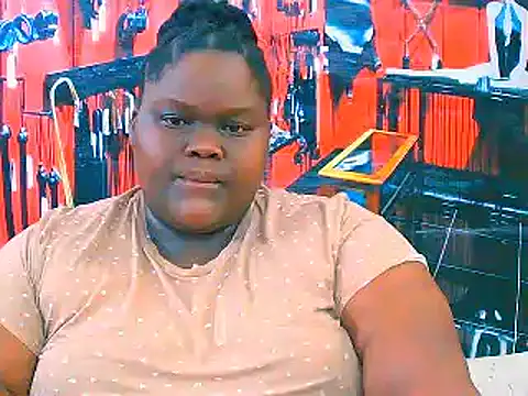 Snapshot of EbonyHotBuns chatting on November 2025 06:56:02 PM EbonyHotBuns online show from November 2025 06:56:02 PM