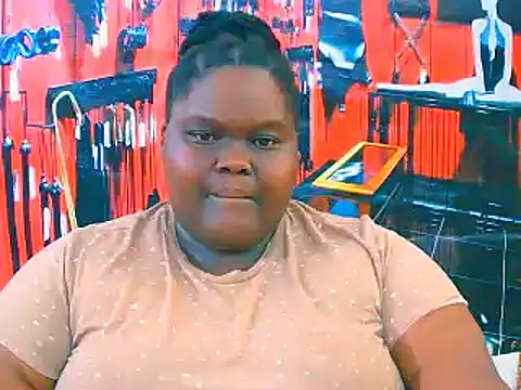 Snapshot of EbonyHotBuns chatting on November 2025 09:14:02 AM EbonyHotBuns online show from November 2025 09:14:02 AM