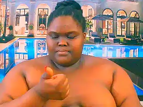 Snapshot of EbonyHotBuns chatting on December 2025 08:58:02 PM EbonyHotBuns online show from December 2025 08:58:02 PM