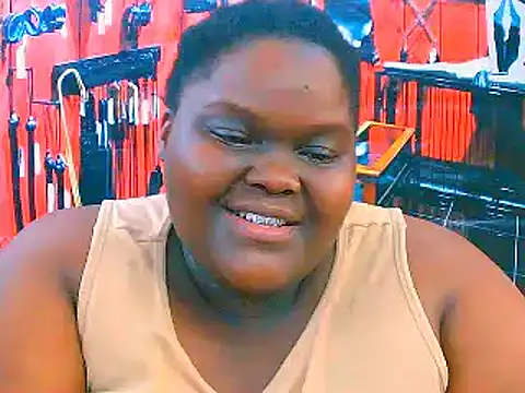 Snapshot of EbonyHotBuns chatting on October 2025 09:50:01 AM EbonyHotBuns online show from October 2025 09:50:01 AM