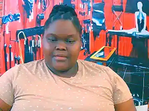 Snapshot of EbonyHotBuns chatting on November 2025 06:51:01 AM EbonyHotBuns online show from November 2025 06:51:01 AM