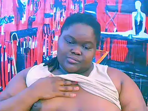 Snapshot of EbonyHotBuns chatting on October 2025 09:04:02 PM EbonyHotBuns online show from October 2025 09:04:02 PM