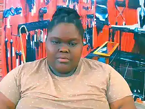 Snapshot of EbonyHotBuns chatting on November 2025 09:02:01 AM EbonyHotBuns online show from November 2025 09:02:01 AM