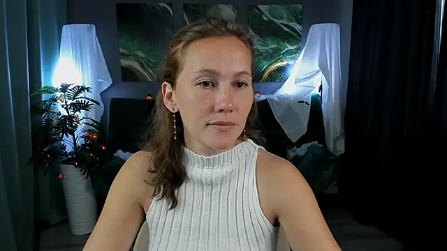 Snapshot of MichelleOrtis chatting on October 2025 12:37:02 PM MichelleOrtis online show from October 2025 12:37:02 PM
