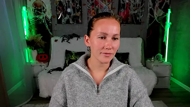 MichelleOrtis online show from October 2025 12:46:01 PM