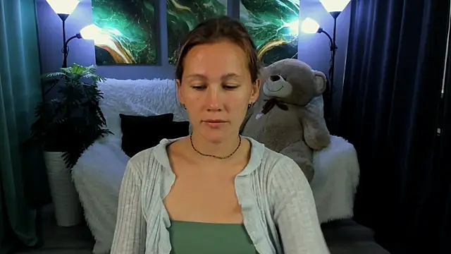 Snapshot of MichelleOrtis chatting on September 2025 04:24:02 AM MichelleOrtis online show from September 2025 04:24:02 AM