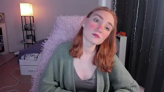 ReddHotPipper online show from March 2026 04:01:01 AM