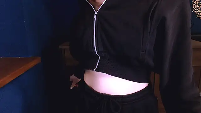 Snapshot of MissOliviaa_ chatting on November 2025 02:21:02 PM MissOliviaa online show from November 2025 02:21:02 PM