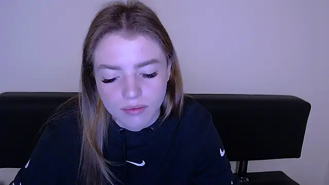 Snapshot of MissOliviaa_ chatting on March 2025 08:41:02 AM MissOliviaa online show from March 2025 08:41:02 AM