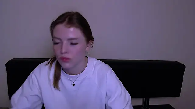 Snapshot of MissOliviaa_ chatting on March 2025 12:44:02 PM MissOliviaa online show from March 2025 12:44:02 PM