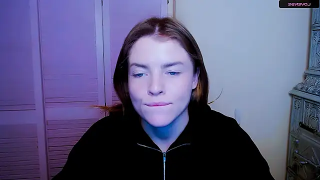 Snapshot of MissOliviaa_ chatting on January 2025 05:42:02 PM MissOliviaa online show from January 2025 05:42:02 PM