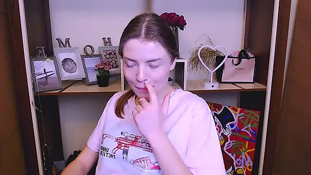 Snapshot of MissOliviaa_ chatting on January 2025 09:47:01 AM MissOliviaa online show from January 2025 09:47:01 AM