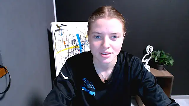 Snapshot of MissOliviaa_ chatting on November 2025 01:37:02 PM MissOliviaa online show from November 2025 01:37:02 PM