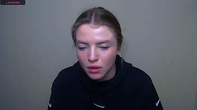 Snapshot of MissOliviaa_ chatting on February 2025 02:49:02 PM MissOliviaa online show from February 2025 02:49:02 PM