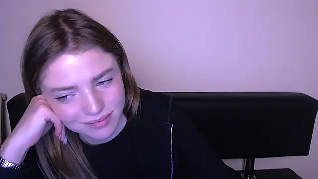 Snapshot of MissOliviaa_ chatting on February 2025 07:08:02 PM MissOliviaa online show from February 2025 07:08:02 PM