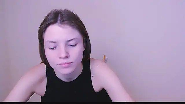 Snapshot of MissOliviaa_ chatting on February 2025 04:14:01 PM MissOliviaa online show from February 2025 04:14:01 PM