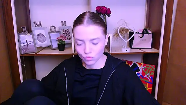 Snapshot of MissOliviaa_ chatting on January 2025 07:53:01 AM MissOliviaa online show from January 2025 07:53:01 AM