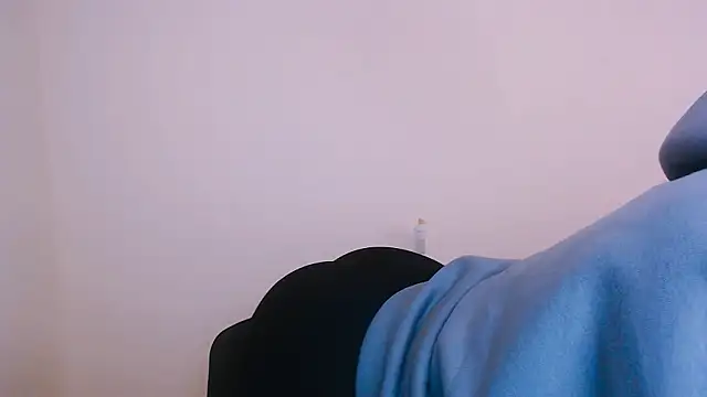 Snapshot of MissOliviaa_ chatting on January 2025 08:41:01 AM MissOliviaa online show from January 2025 08:41:01 AM