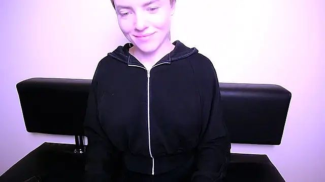 Snapshot of MissOliviaa_ chatting on January 2025 02:49:02 PM MissOliviaa online show from January 2025 02:49:02 PM