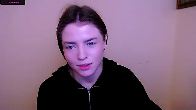 Snapshot of MissOliviaa_ chatting on January 2025 12:48:02 PM MissOliviaa online show from January 2025 12:48:02 PM