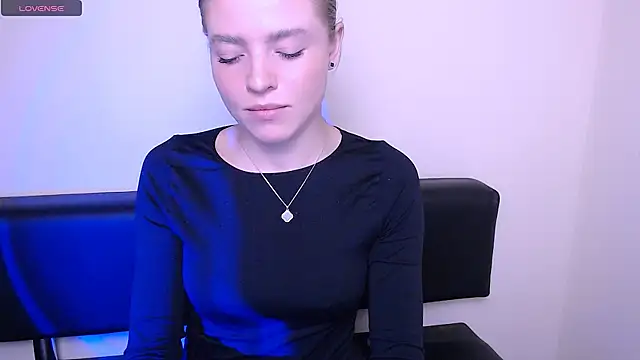 Snapshot of MissOliviaa_ chatting on October 2025 01:54:01 PM MissOliviaa online show from October 2025 01:54:01 PM