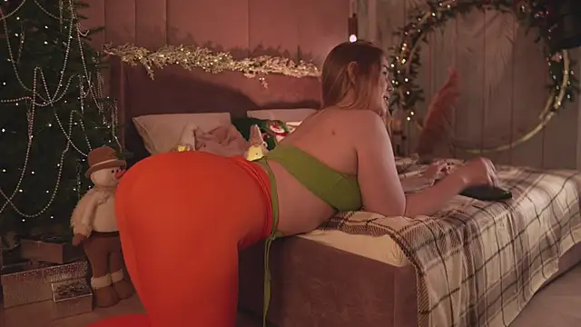 Smiley Mia online show from December 2025 07:40:01 PM