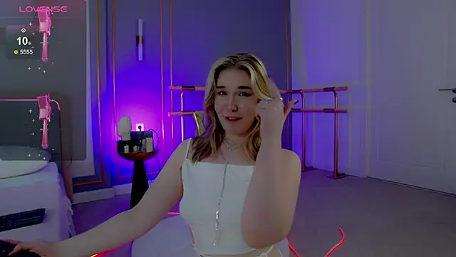 Snapshot of Smiley_Mia chatting on March 2025 08:40:01 AM Smiley Mia online show from March 2025 08:40:01 AM