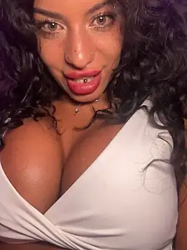 AlyssaHottv  online show from April 2026 10:03:02 PM