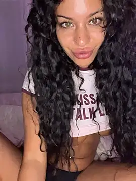 AlyssaHottv  online show from April 2026 10:11:02 PM