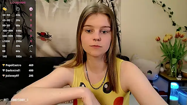 Snapshot of Moona_xx chatting on March 2025 09:02:02 PM Moona xx online show from March 2025 09:02:02 PM