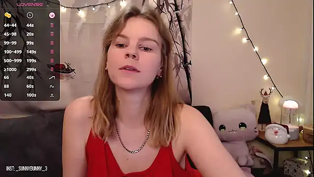 Snapshot of Moona_xx chatting on December 2024 09:33:01 PM Moona xx online show from December 2024 09:33:01 PM