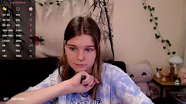 Snapshot of Moona_xx chatting on March 2025 10:45:02 PM Moona xx online show from March 2025 10:45:02 PM