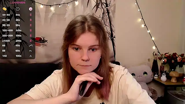Snapshot of Moona_xx chatting on January 2025 11:33:01 PM Moona xx online show from January 2025 11:33:01 PM