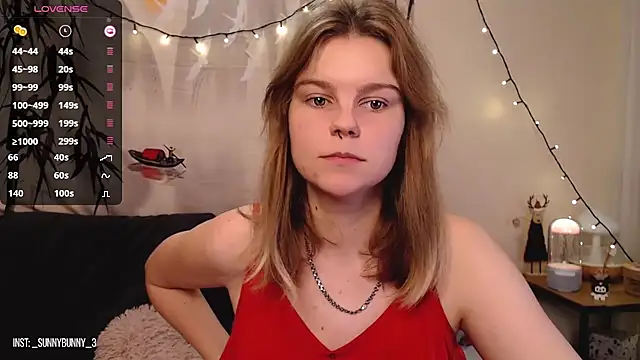 Snapshot of Moona_xx chatting on December 2024 10:01:02 PM Moona xx online show from December 2024 10:01:02 PM