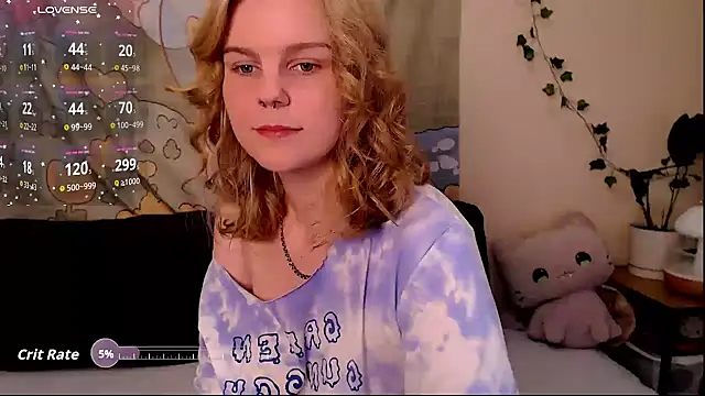 Moona xx online show from June 2026 10:04:01 PM