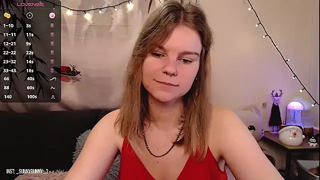 Snapshot of Moona_xx chatting on December 2024 01:40:02 AM Moona xx online show from December 2024 01:40:02 AM