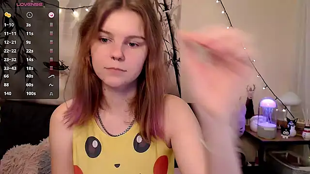 Snapshot of Moona_xx chatting on January 2025 08:42:01 PM Moona xx online show from January 2025 08:42:01 PM