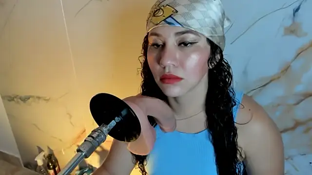 hade cute online show from December 2025 04:54:02 PM