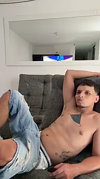 ArturoDelgado1 online show from April 2026 06:44:02 PM