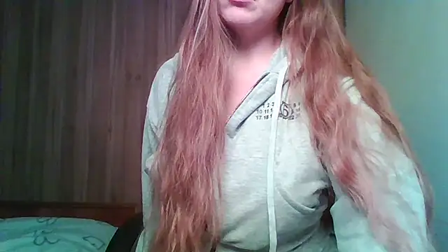 Evasapples online show from November 2025 10:52:02 PM