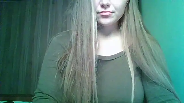 Evasapples online show from November 2025 09:37:01 PM