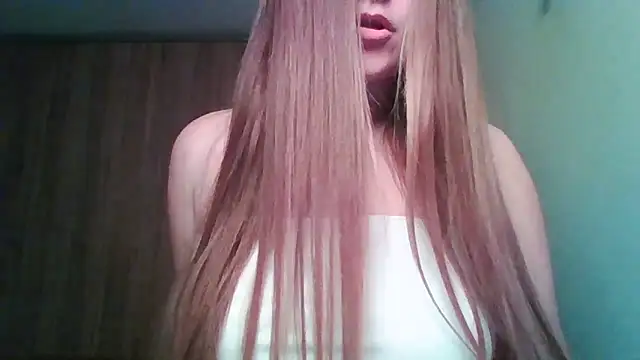 Evasapples online show from March 2026 06:52:02 PM