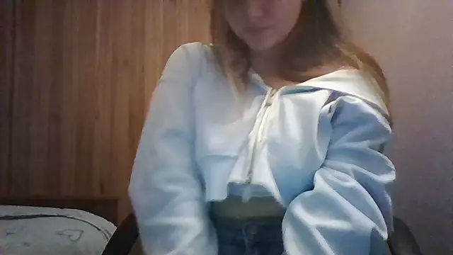 Evasapples online show from May 2026 07:17:01 PM